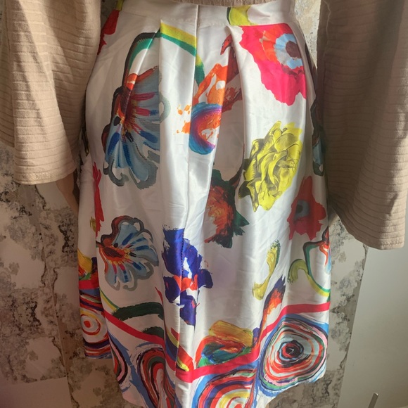 HANDMADE IN ITALY SATIN FEEL HIGH WAISTED FLORAL SKIRT - Picture 3 of 7